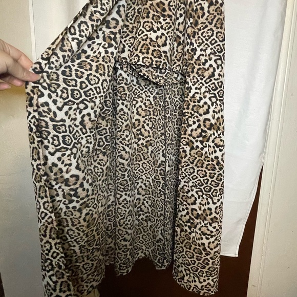 205 Collins Off the Shoulder Leopard Print Romper with Long Skirt Overlay Size S - Picture 8 of 16